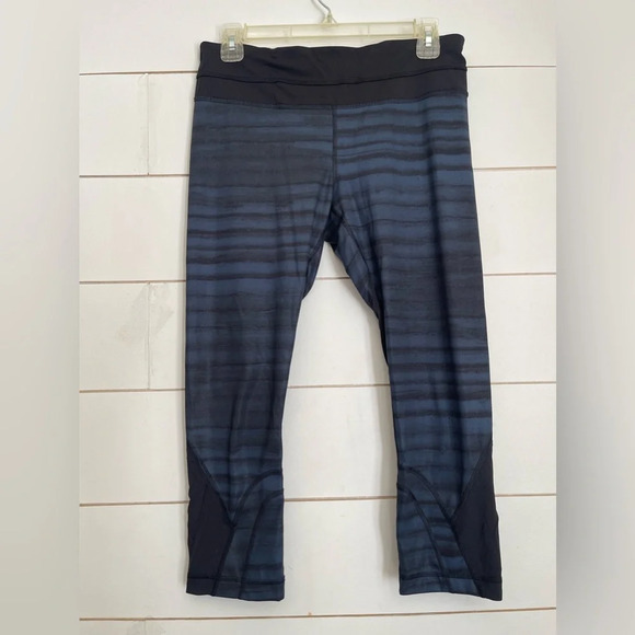 Lululemon Run Inspire Crop Luxtreme Size 6 - Picture 1 of 7